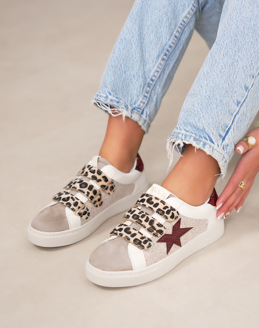Baskets femme blanches tendance à scratch léopard et étoile bordeaux