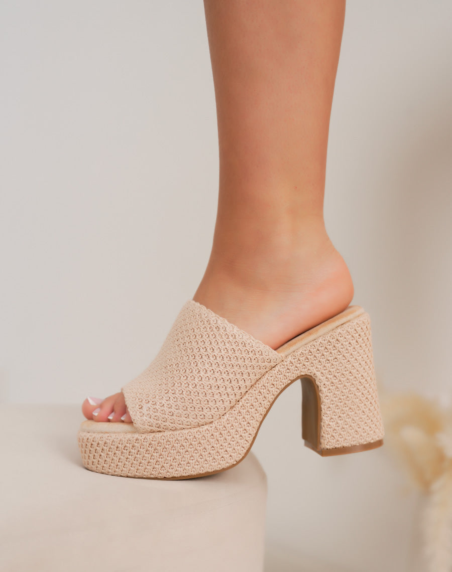 Mules femme à talon haut et plateforme en tissu beige tressé