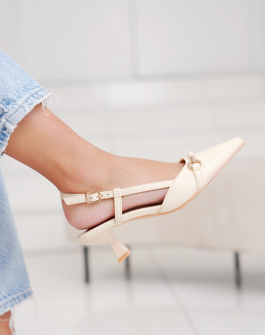 Escarpins femme jaune pastel élégantes à petit talon avec bijou doré