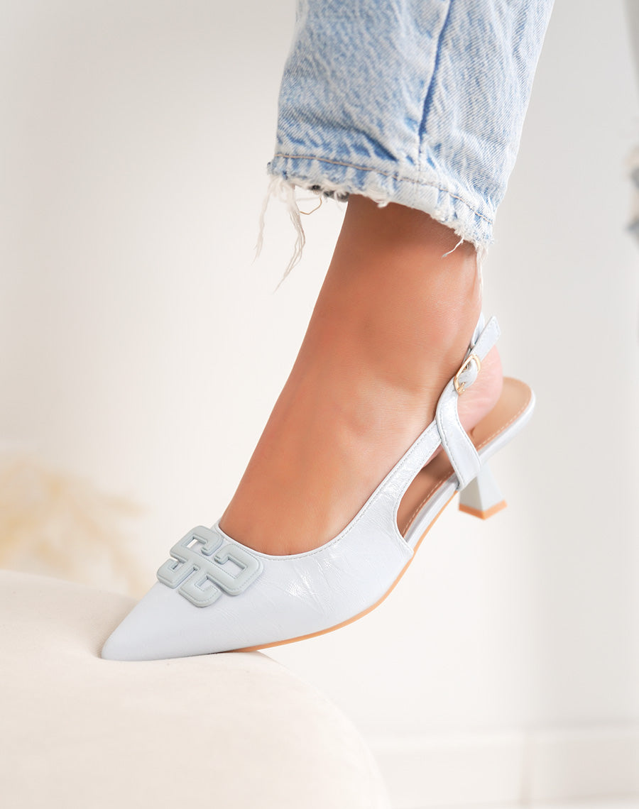 Escarpins femme bleu pastel élégants à petit talon avec fine lanière ajustable