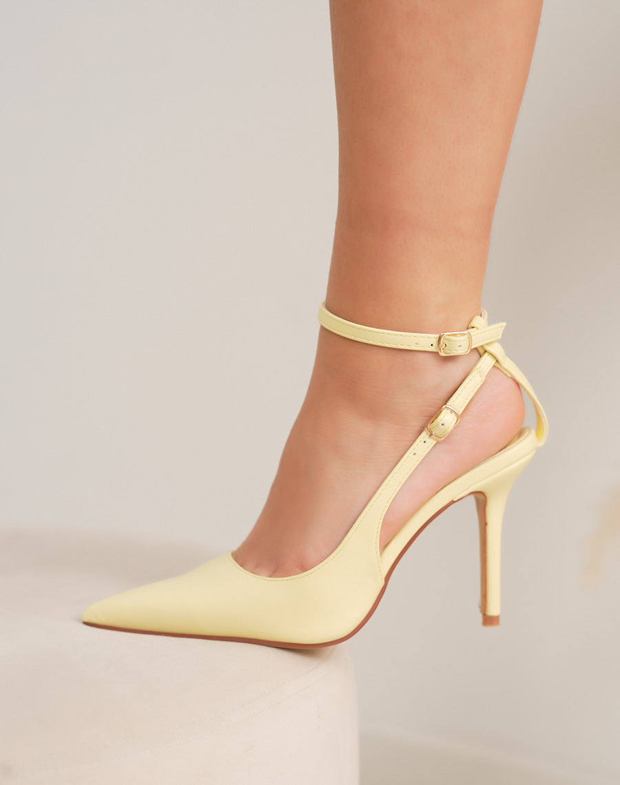Escarpins femme jaune pastel tendance à bout pointu avec bride fine à la cheville