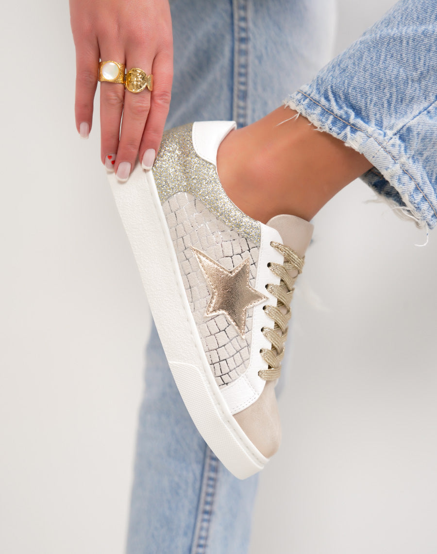 Basket femme blanche et dorée tendance à paillettes avec étoile brillante