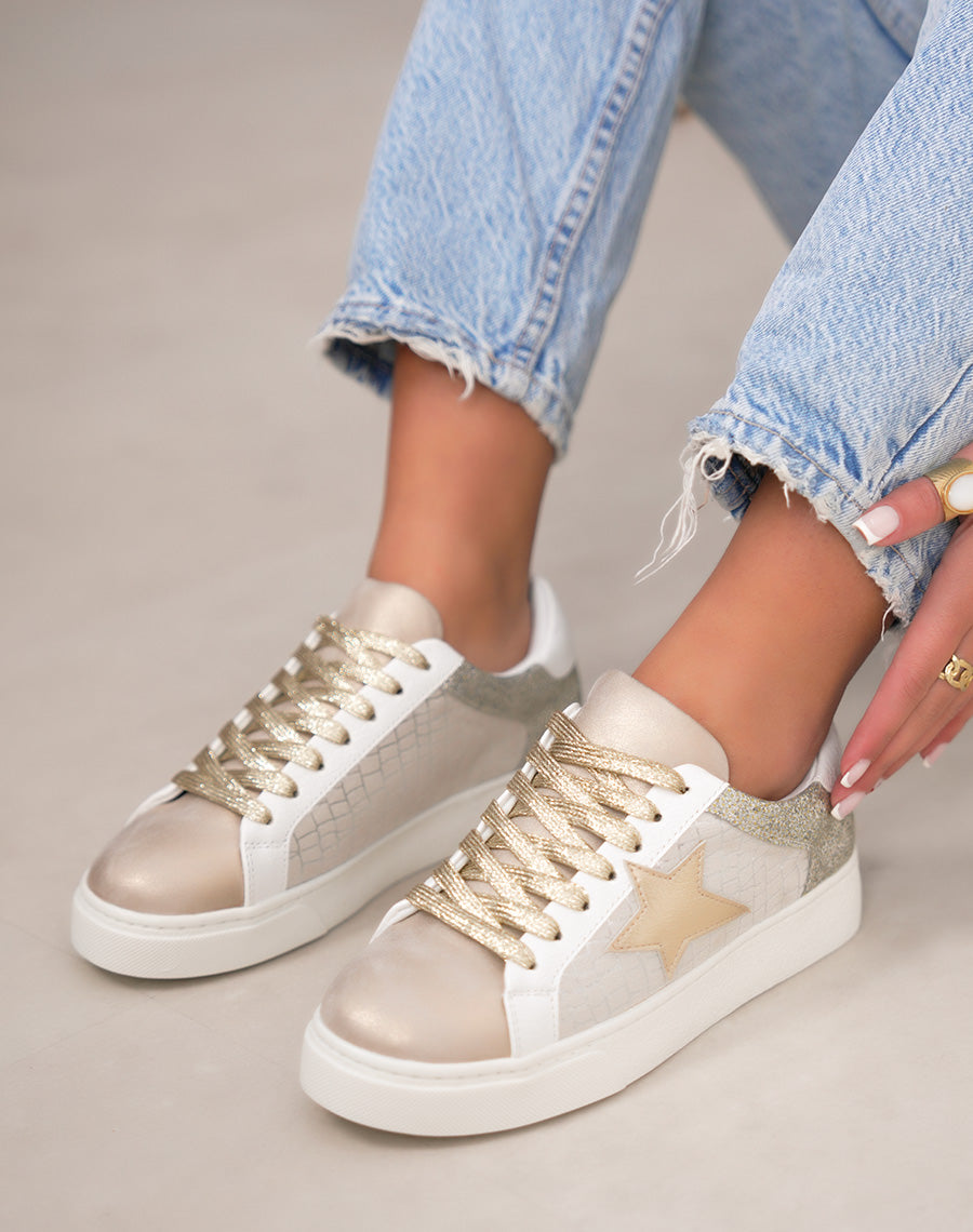 Basket femme blanche et dorée tendance à paillettes avec étoile brillante