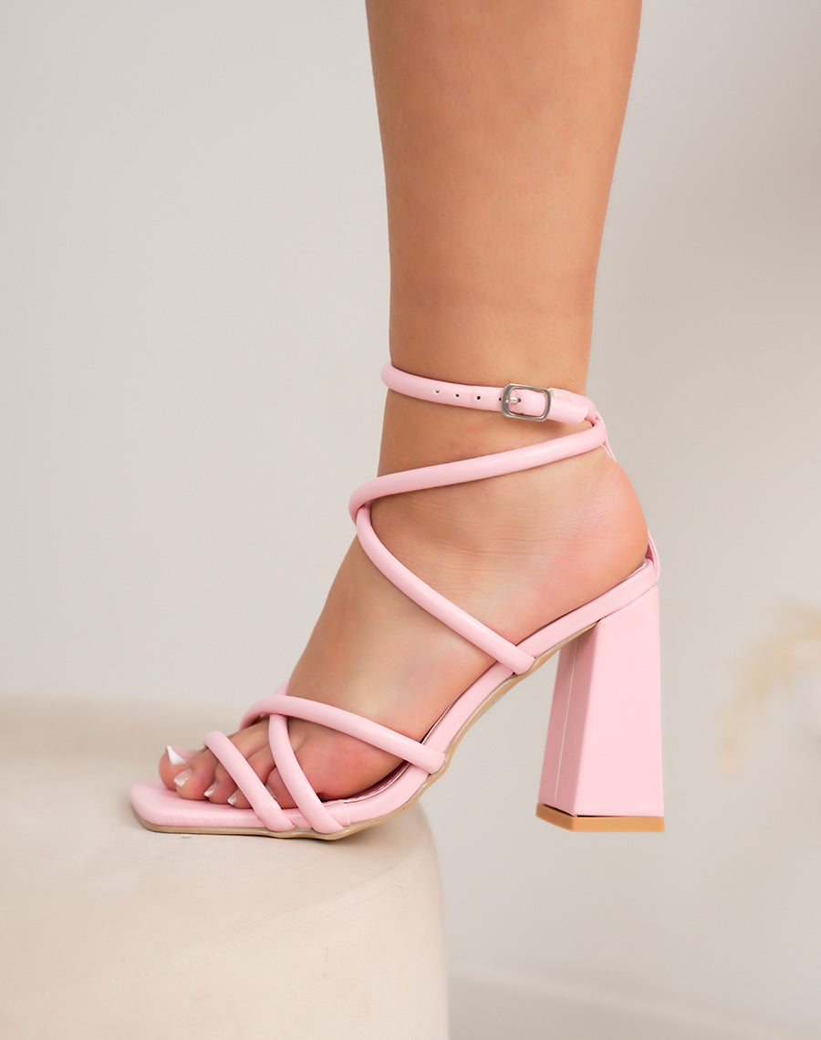 Sandales femme roses à talon carré avec brides croisées tendance