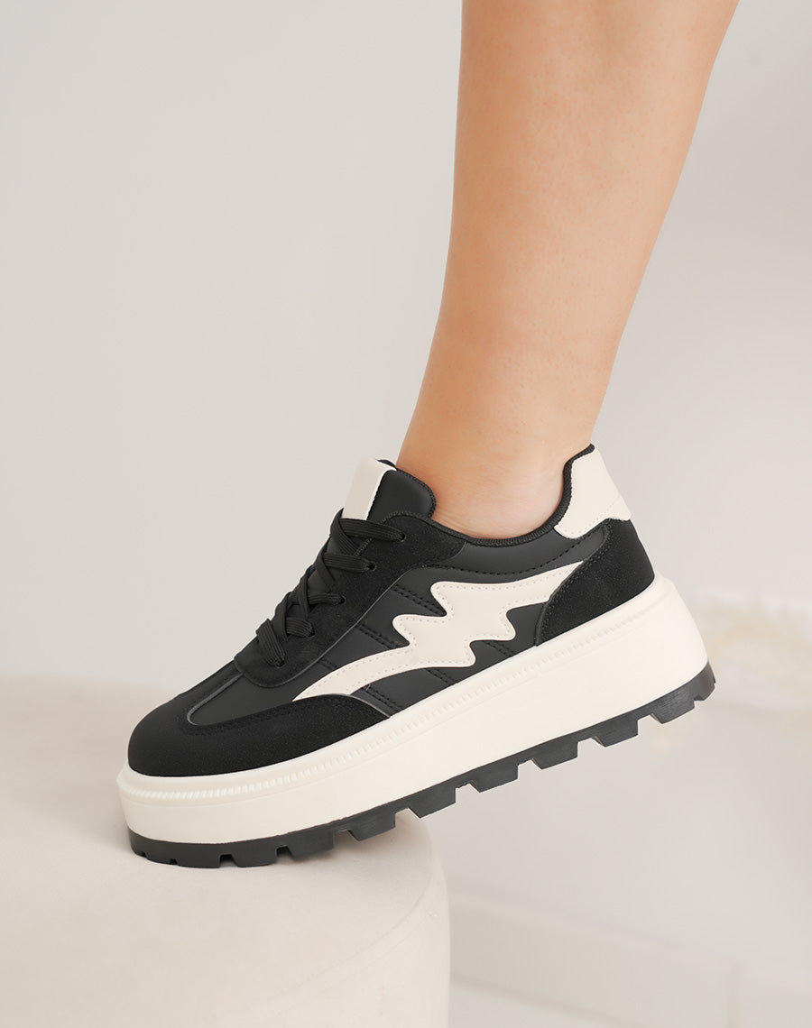 Basket femme noire en suédine avec empiècements beiges et semelle épaisse tendance