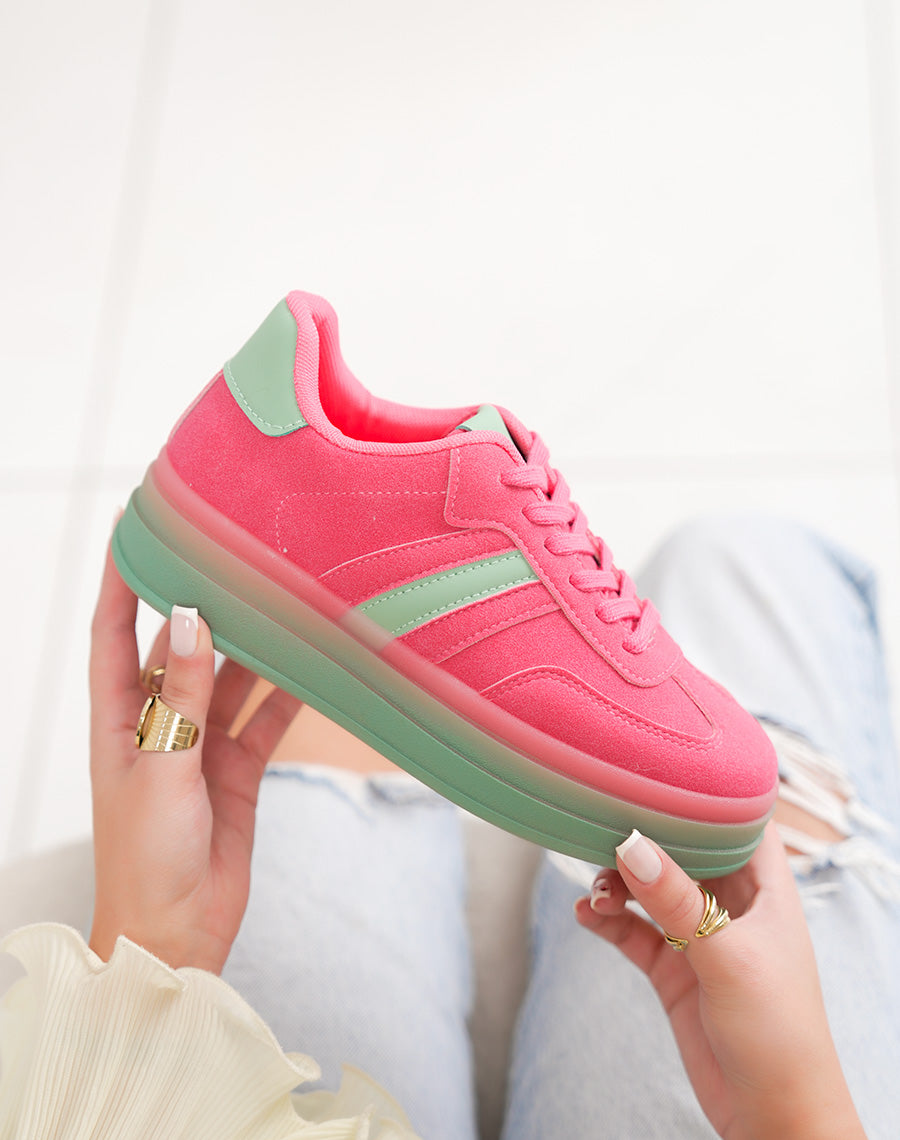 Basket femme rose tendance à plate-forme en suédine avec empiècements verts