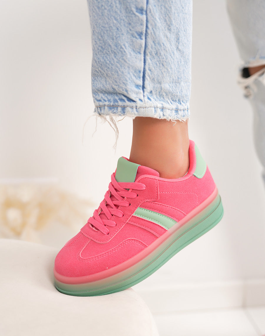 Basket femme rose tendance à plate-forme en suédine avec empiècements verts
