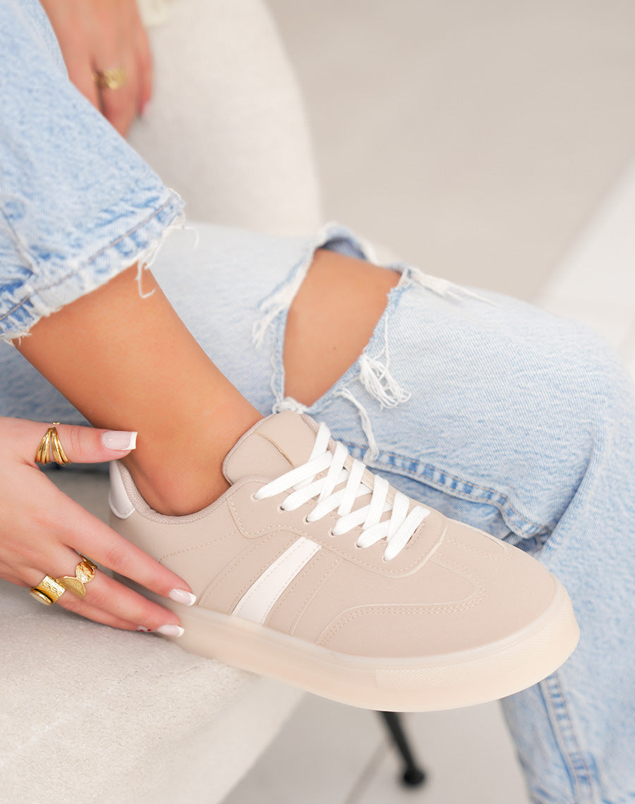 Basket femme beige tendance à plate-forme en suédine avec empiècements blancs