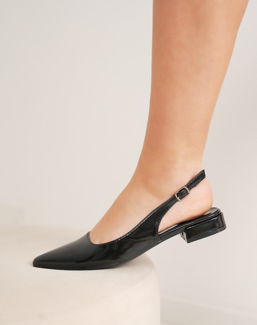 Escarpins femme noirs vernis élégants à bout pointu et bride ajustable