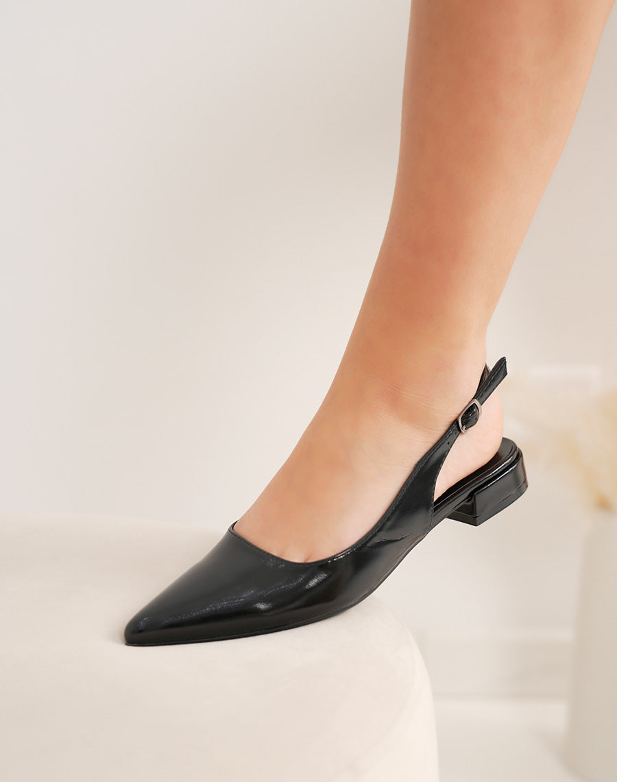 Escarpins femme noirs vernis élégants à bout pointu et bride ajustable