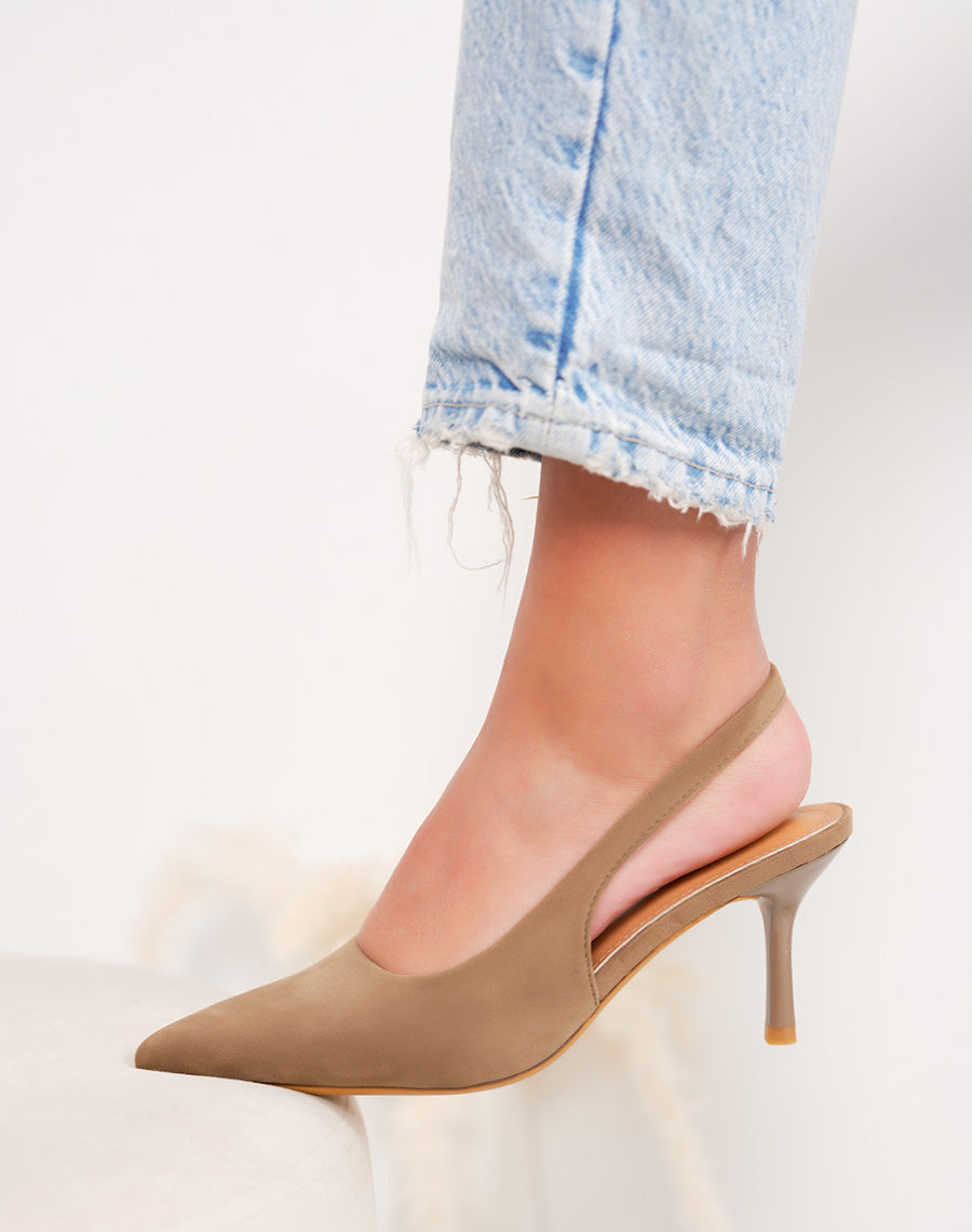 Escarpin femme cappuccino élégant en suédine avec lanière arrière raffinée