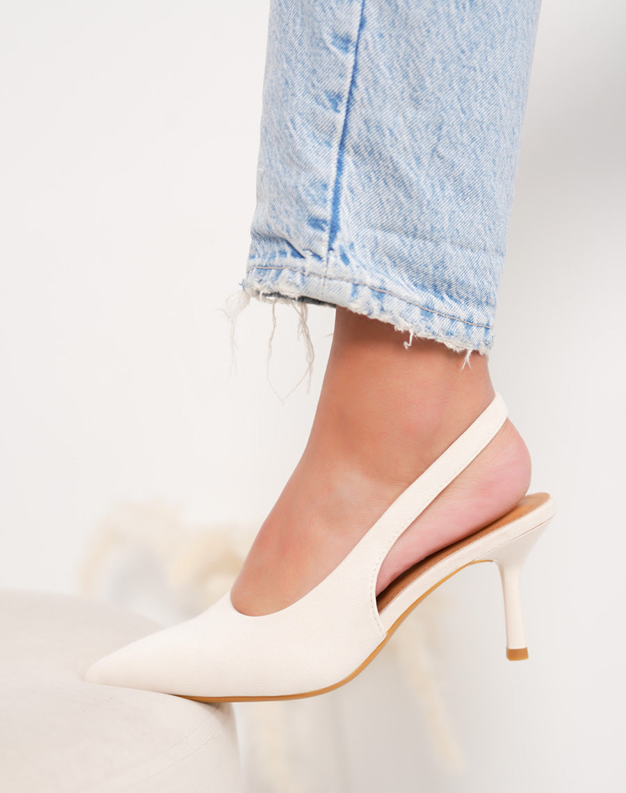 Escarpin femme beige élégant en suédine avec lanière arrière raffinée