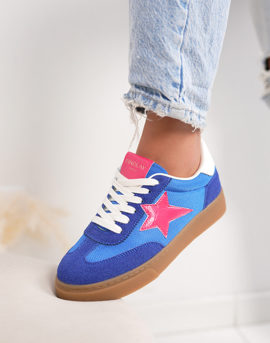 Basket femme bleue tendance en suédine avec étoile rose originale