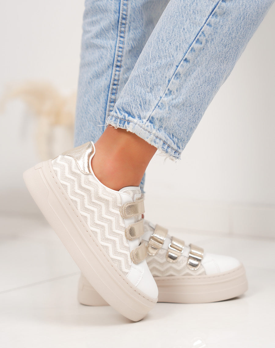 Basket femme blanche tendance à scratch doré et plate-forme