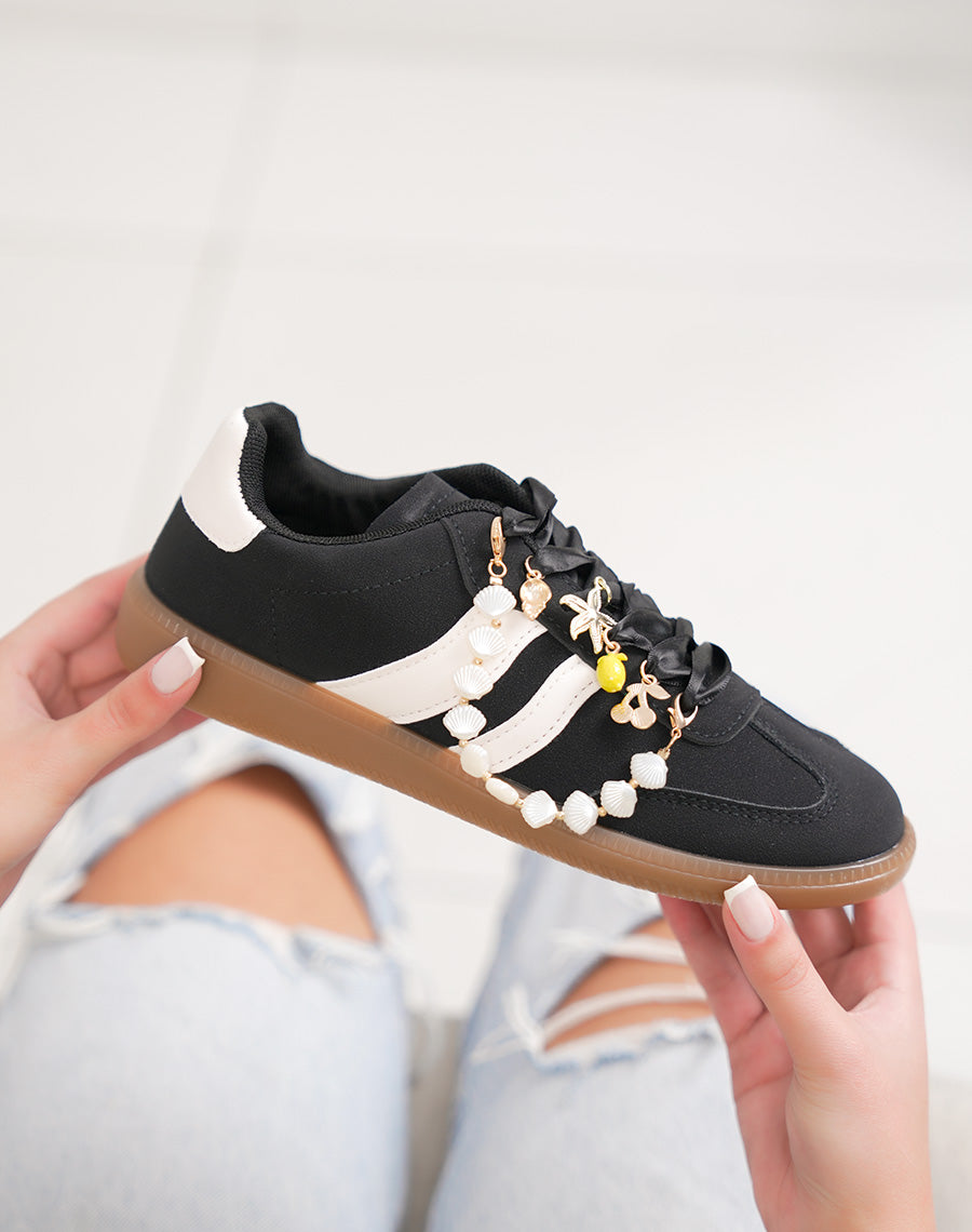 Basket femme noire tendance avec empiècement blanc et bijoux amovibles
