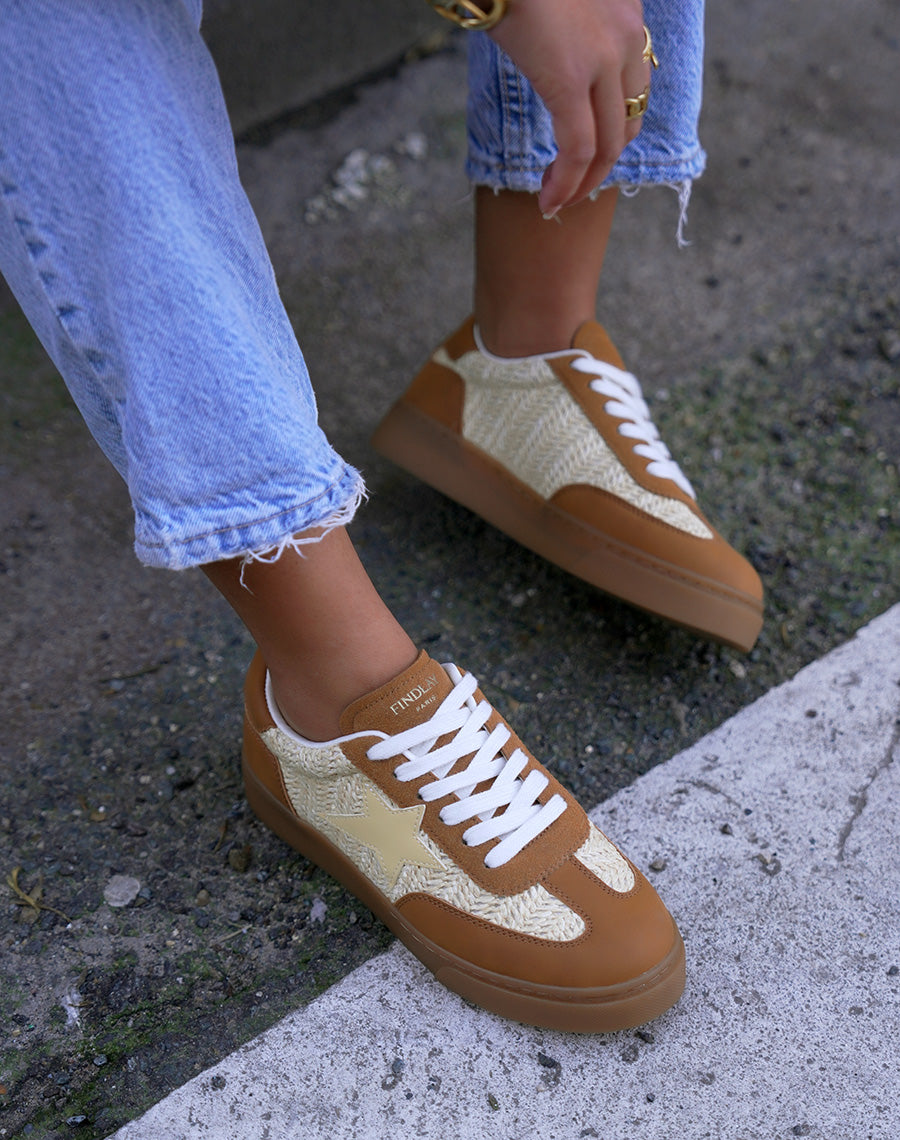Basket femme camel tendance en osier avec étoile beige naturelle