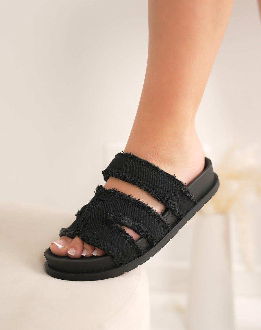 Mules femme noires tendance en tissu effet déchiré avec brides scratchées en H