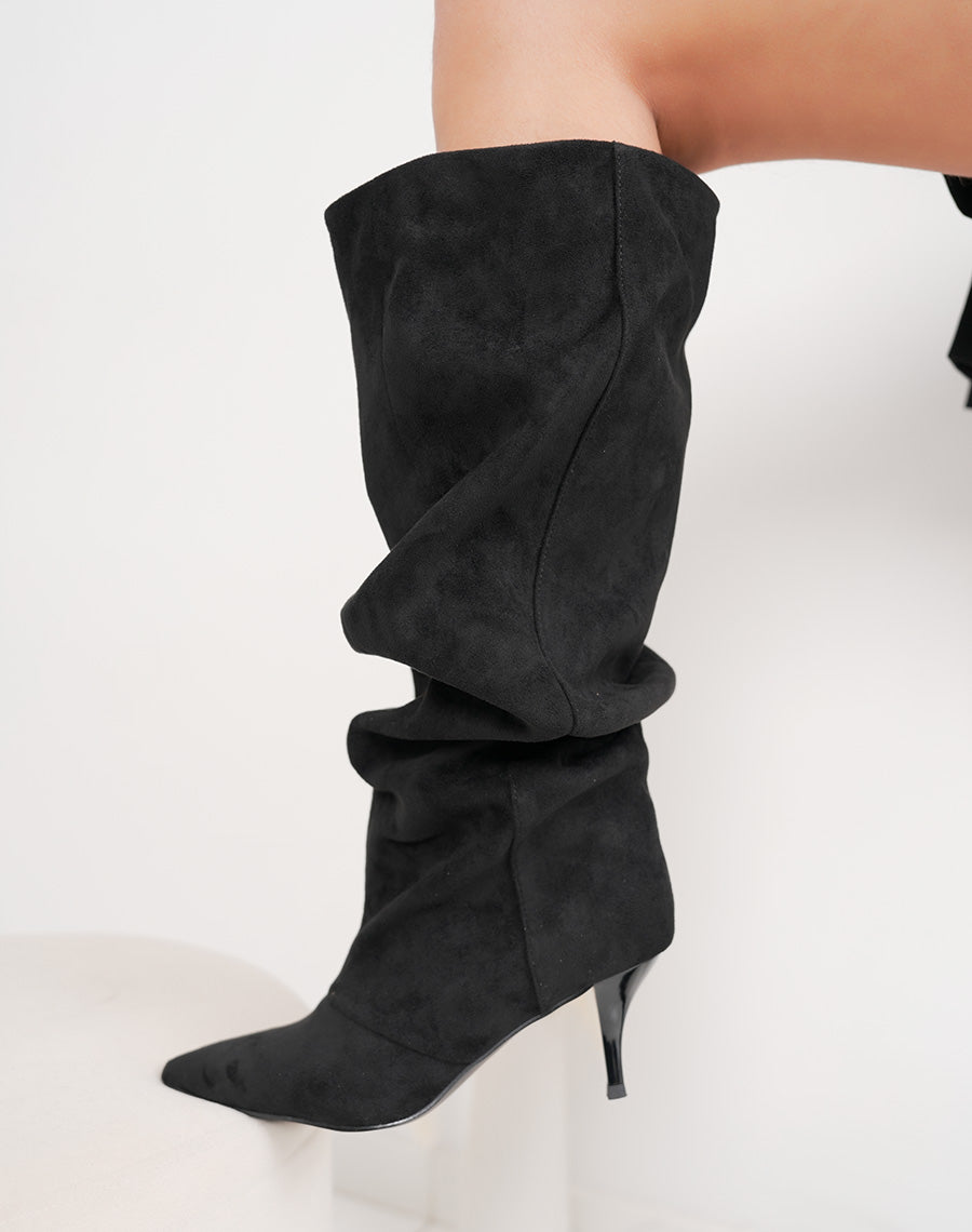 Bottes femme noires élégantes en suédine à talon aiguille et tige plissée glamour