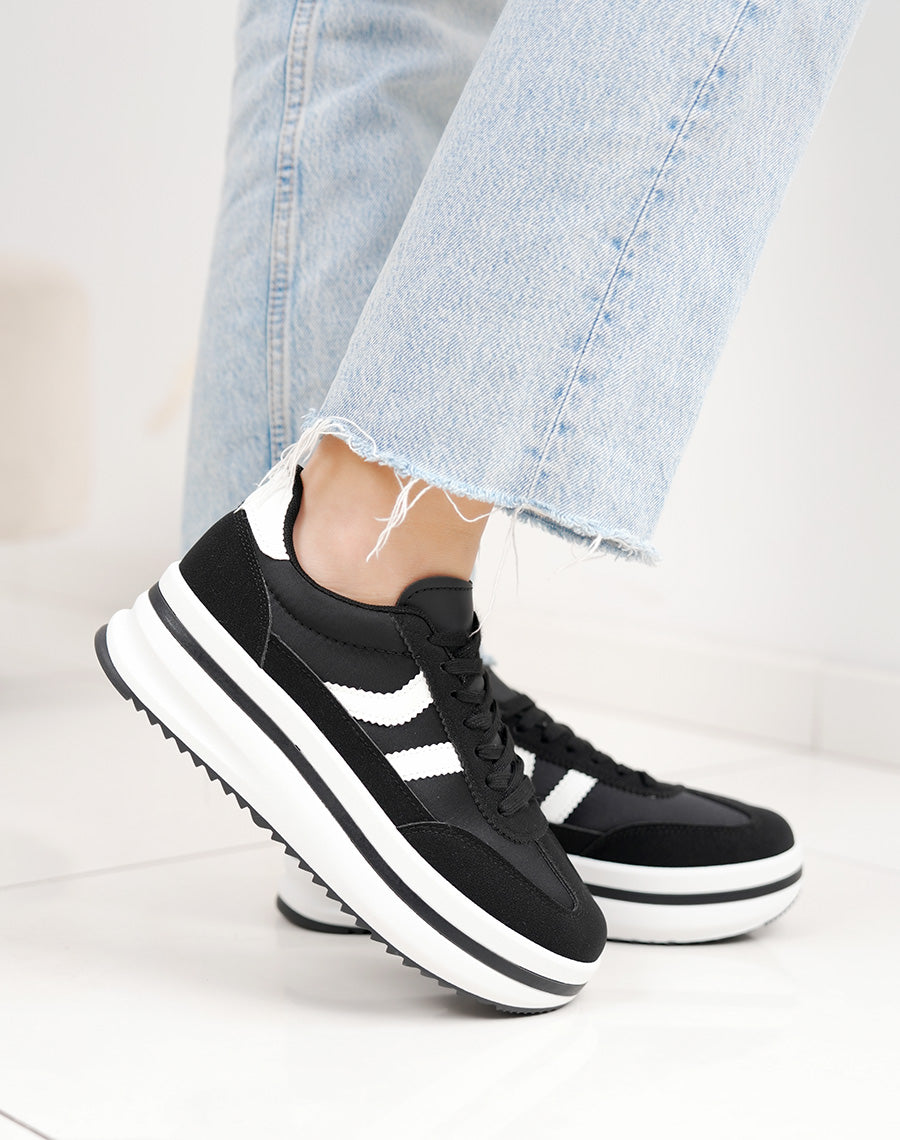 Baskets noires femme à double rayures blanches et semelle plateforme