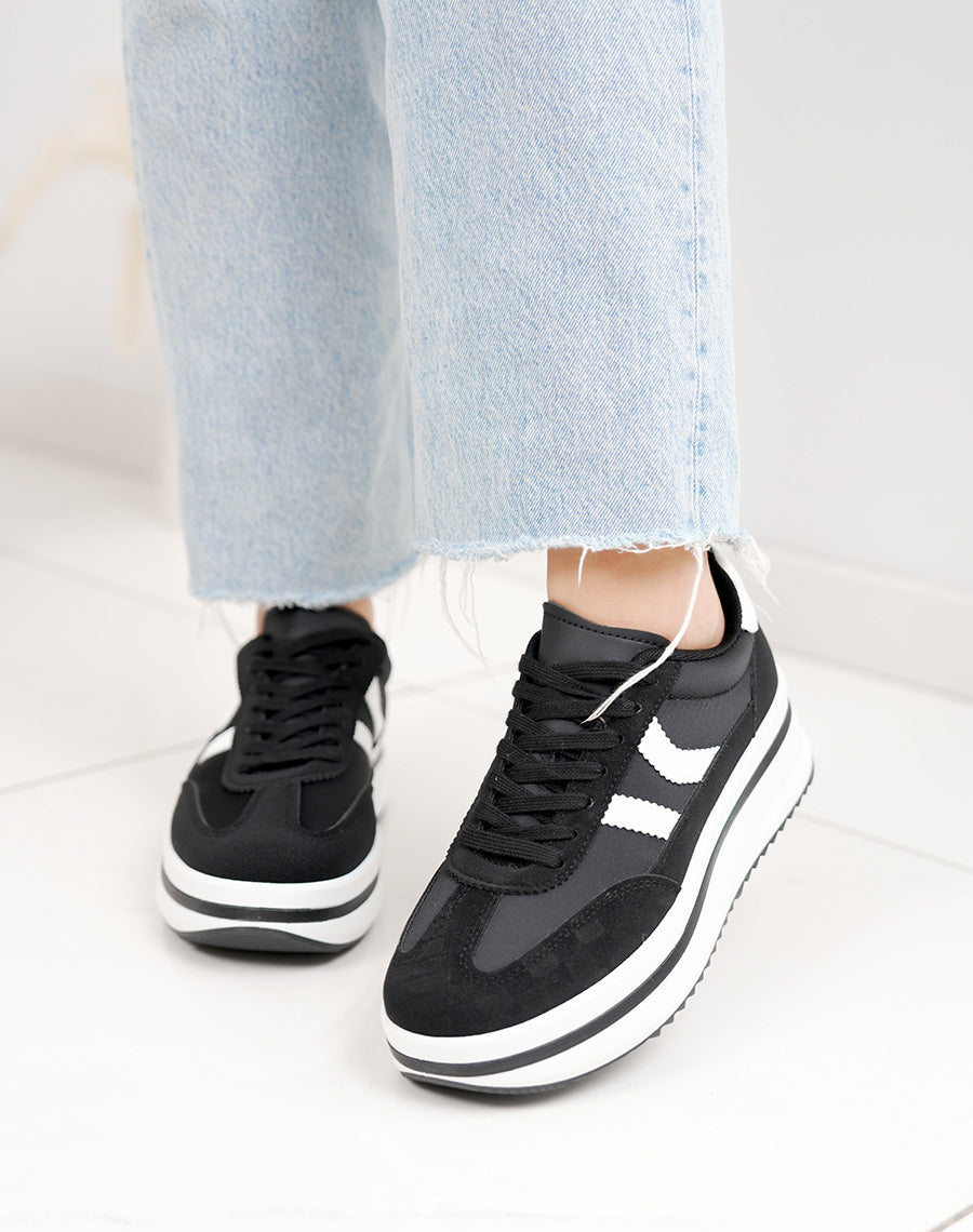 Baskets noires femme à double rayures blanches et semelle plateforme