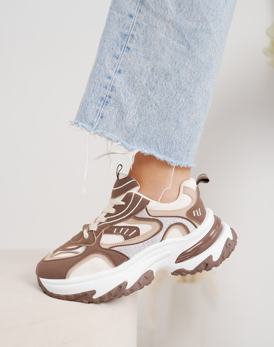 Baskets épaisses marron et blanches femme – Semelle crantée et plateforme