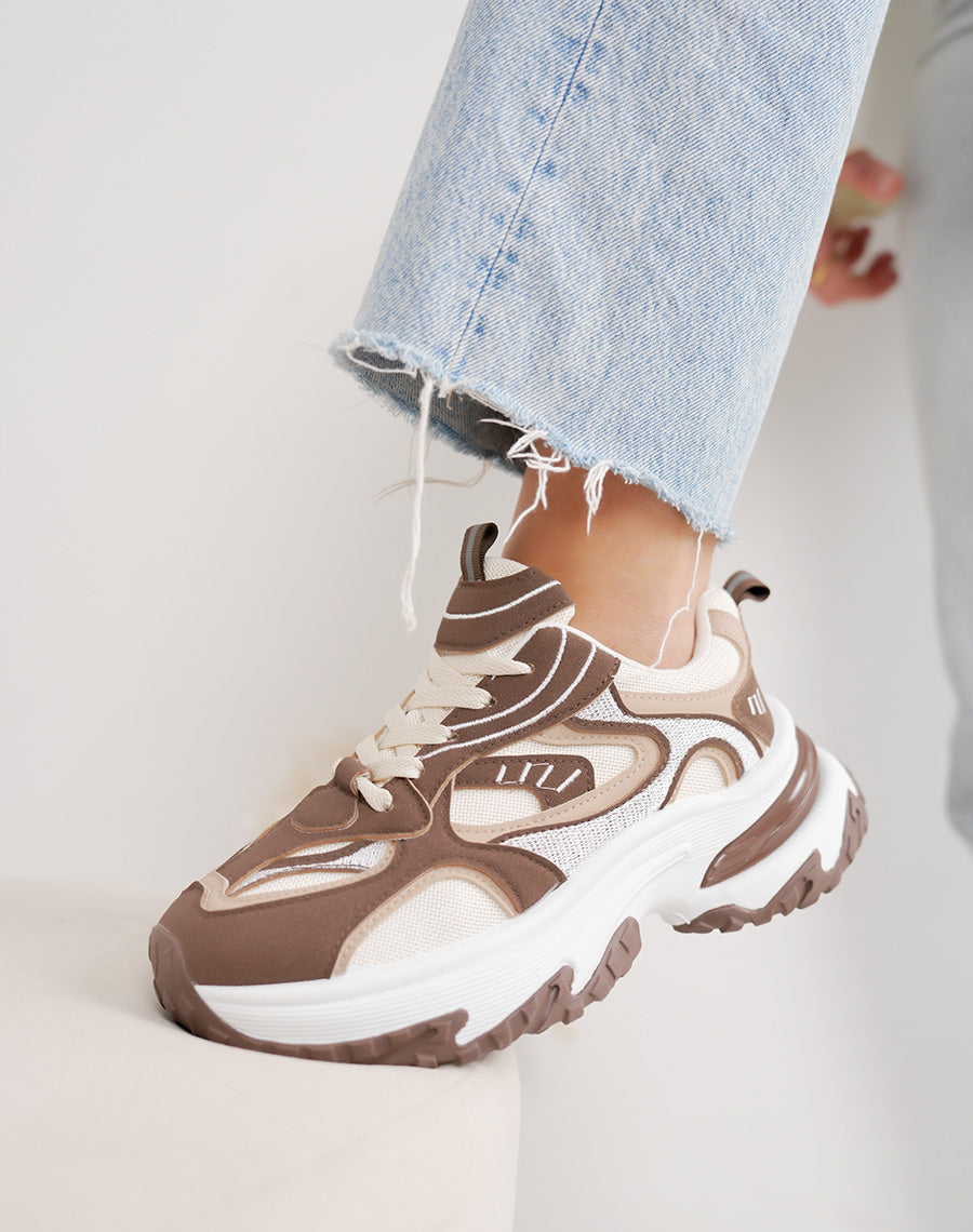 Baskets épaisses marron et blanches femme – Semelle crantée et plateforme
