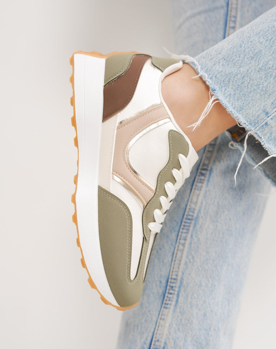 Basket femme vert kaki tendance à empiècements beige, bordeaux et doré