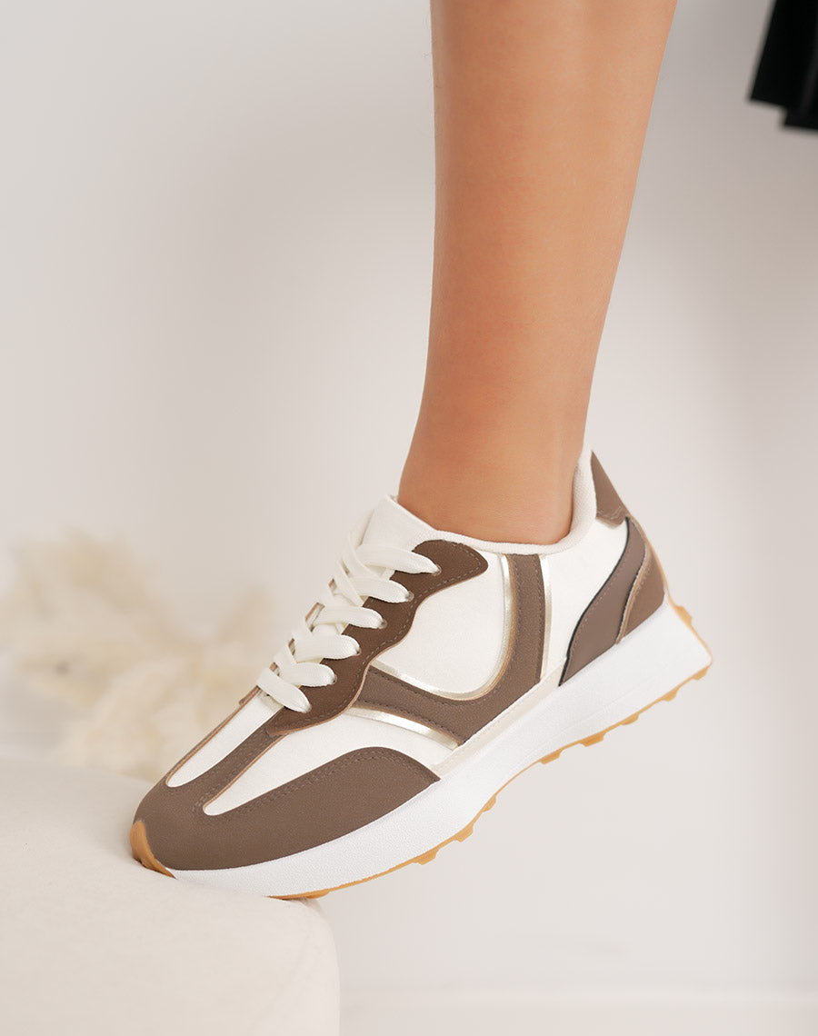 Basket femme marron élégante à empiècements dorés et plateforme blanche