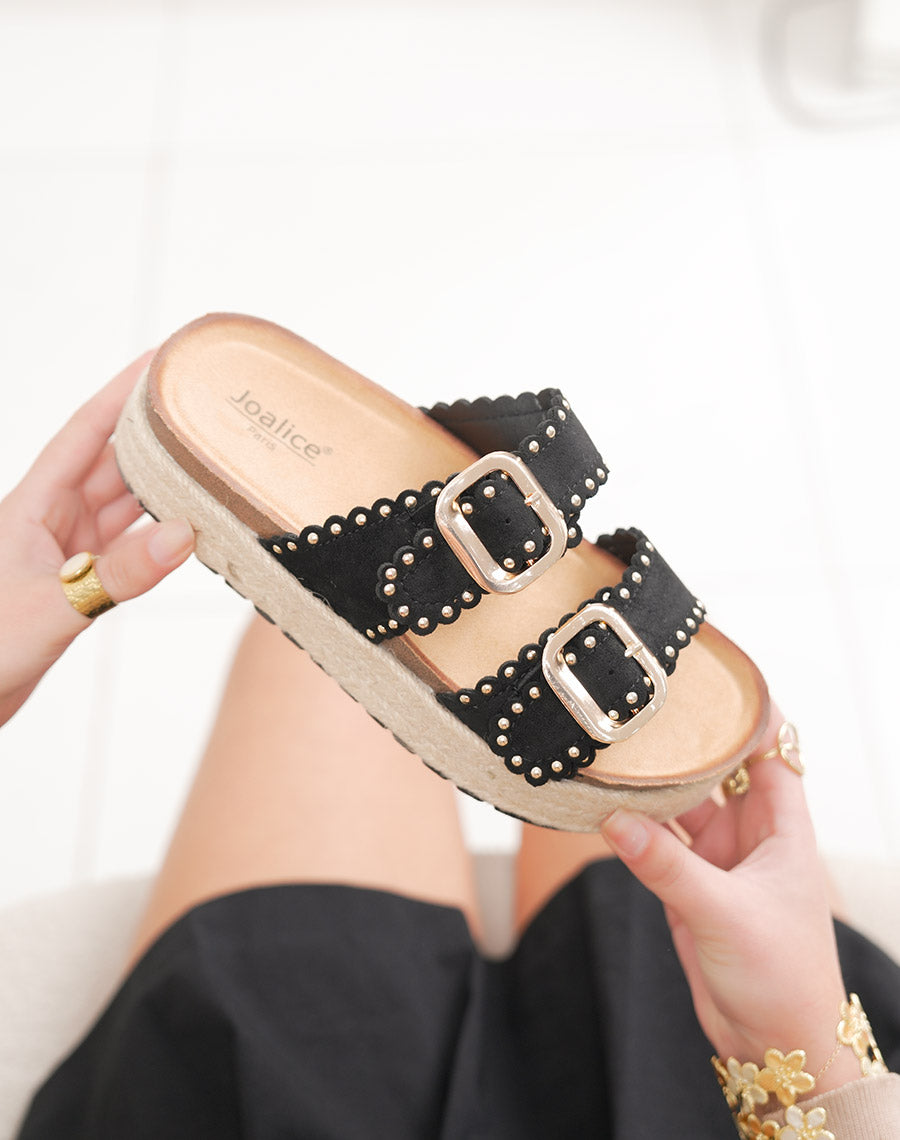 Mule femme noire en suédine à double brides cloutées et plateforme