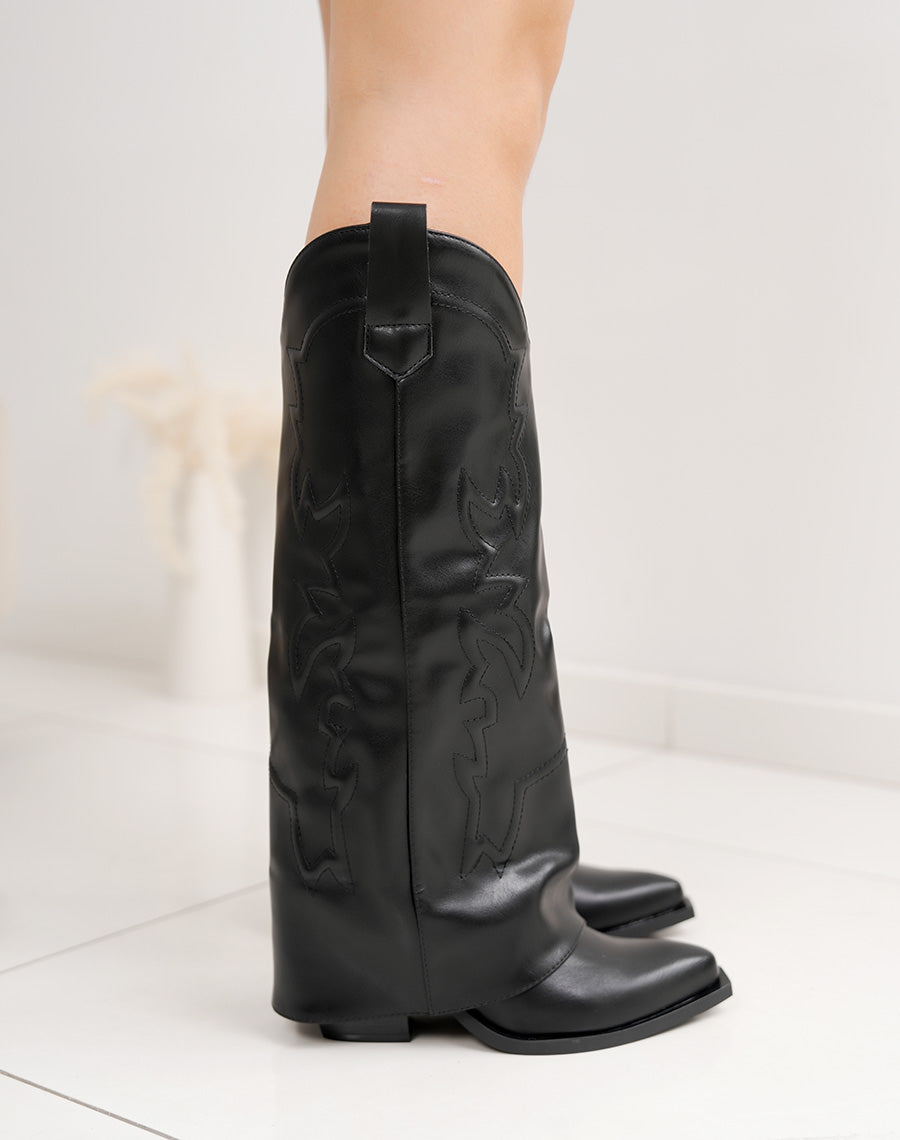 Bottes femme noires élégantes style santiags avec couture ton sur ton et bout pointu