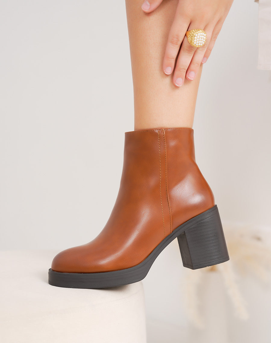 Bottine femme camel courte tendance à talon carré avec plateforme moderne