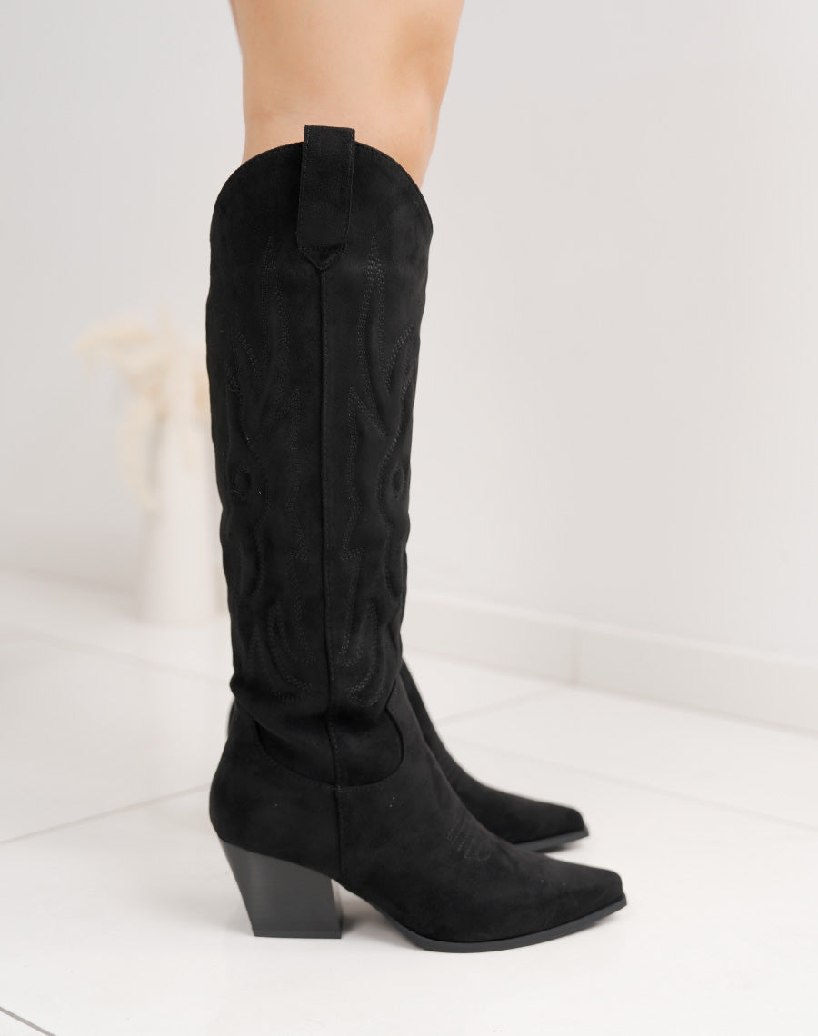 Botte femme noire style santiags haute en suédine avec bout pointu et talon biseauté