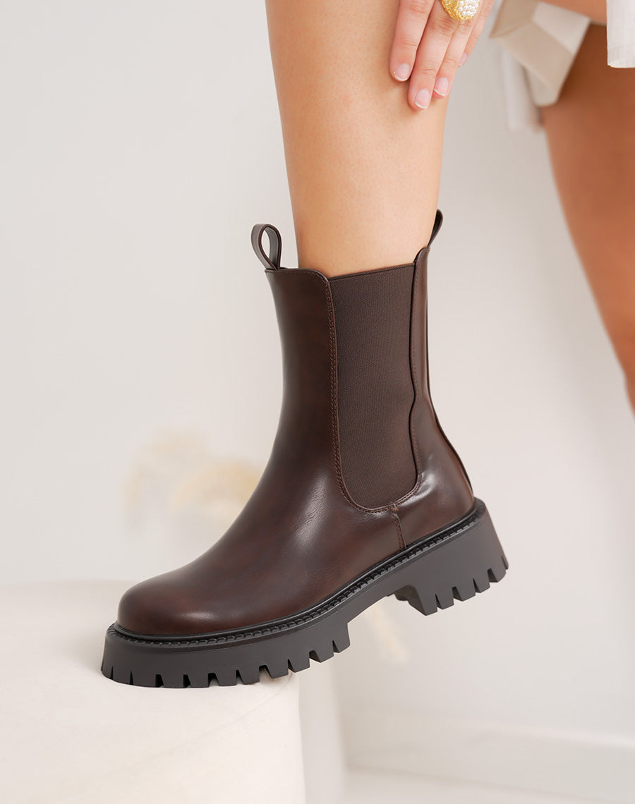 Bottine femme marron Chelsea à semelle crantée épaisse et talon stable
