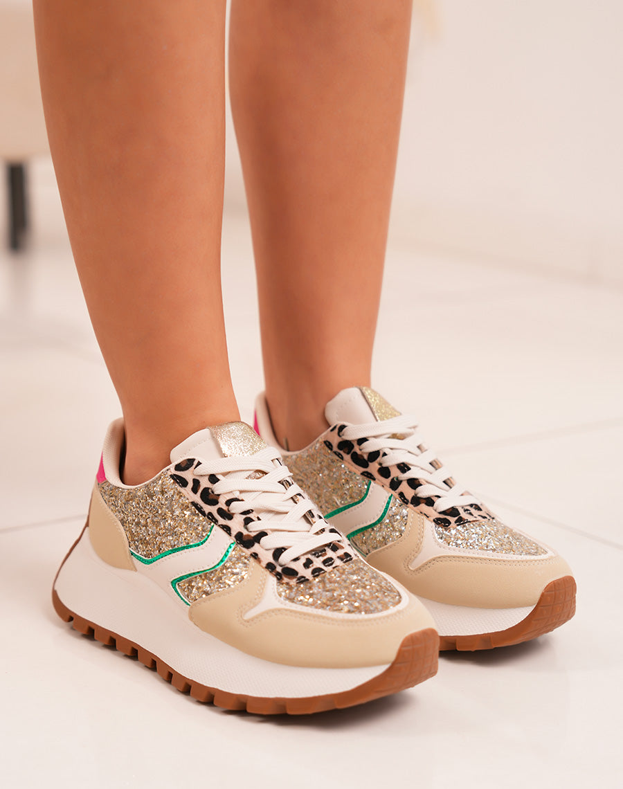 Baskets femme beige tendance avec paillettes dorées et détails léopard