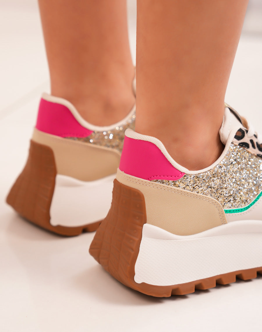 Baskets femme beige tendance avec paillettes dorées et détails léopard
