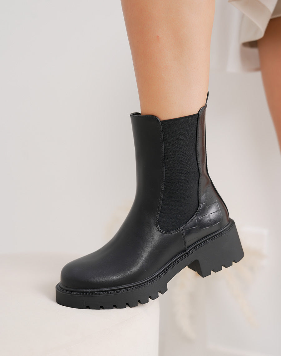 Bottines femme noires style chelsea tendance avec détail croco et semelle crantée