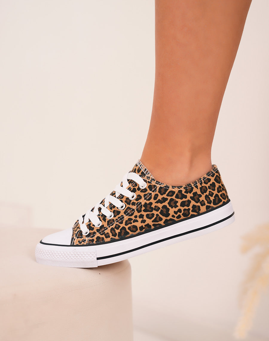 Baskets femme basses tendance à imprimé léopard et semelle blanche