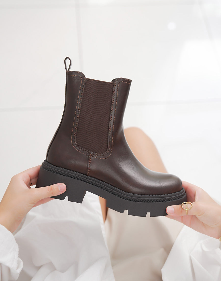 Bottines femme marron style chelsea à semelle crantée épaisse et plateforme