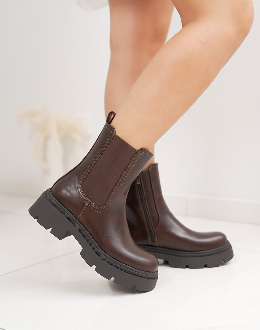 Bottines femme marron style chelsea à semelle crantée épaisse et plateforme