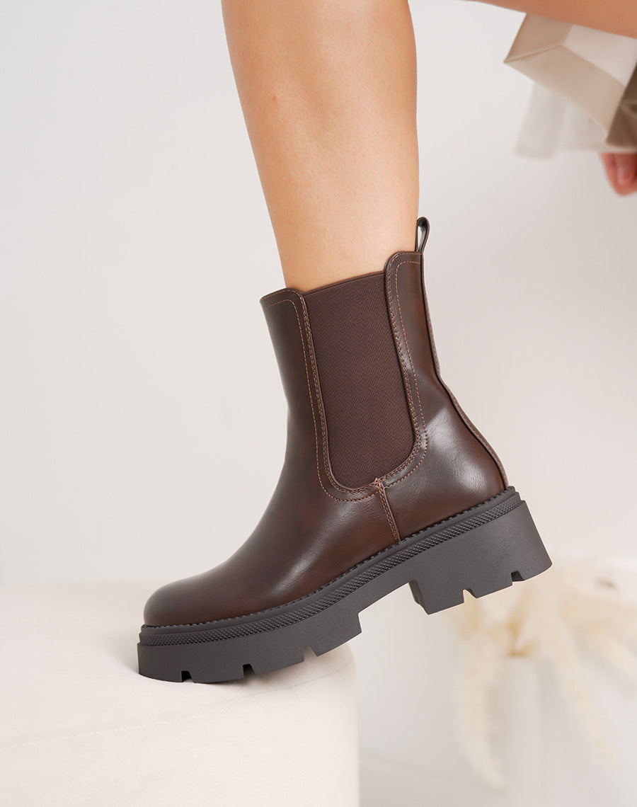 Bottines femme marron style chelsea à semelle crantée épaisse et plateforme