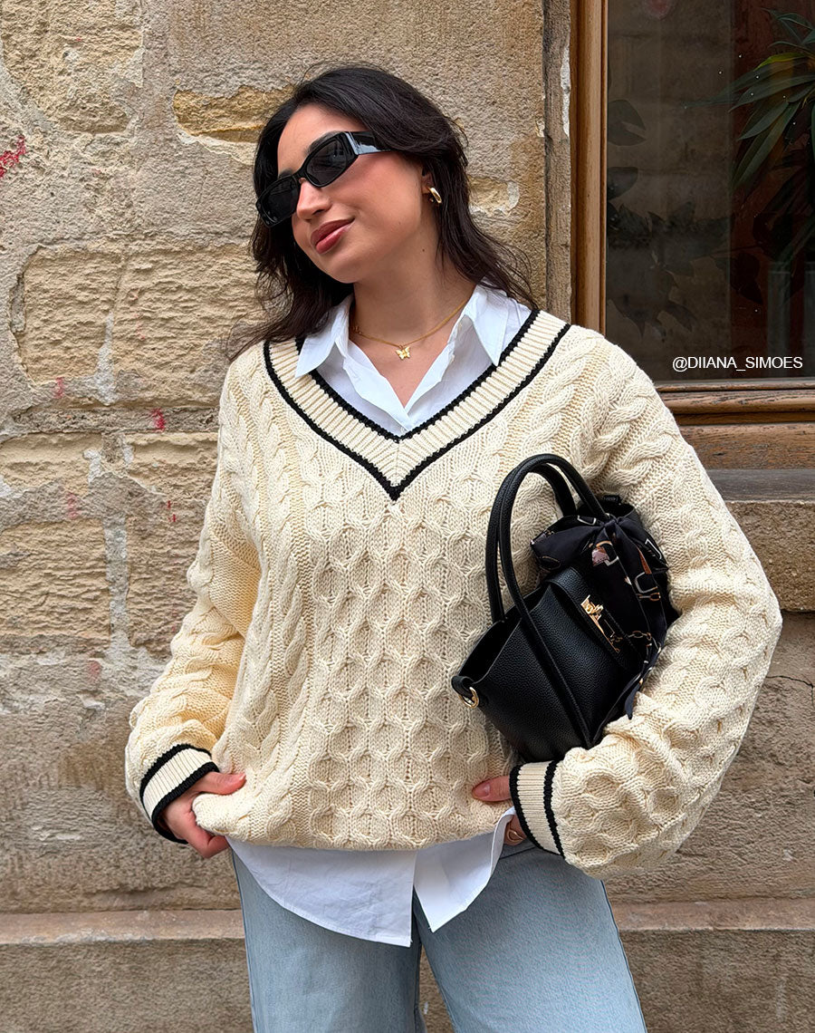 Sac à main femme noir grainé élégant avec fermeture dorée et foulard noué