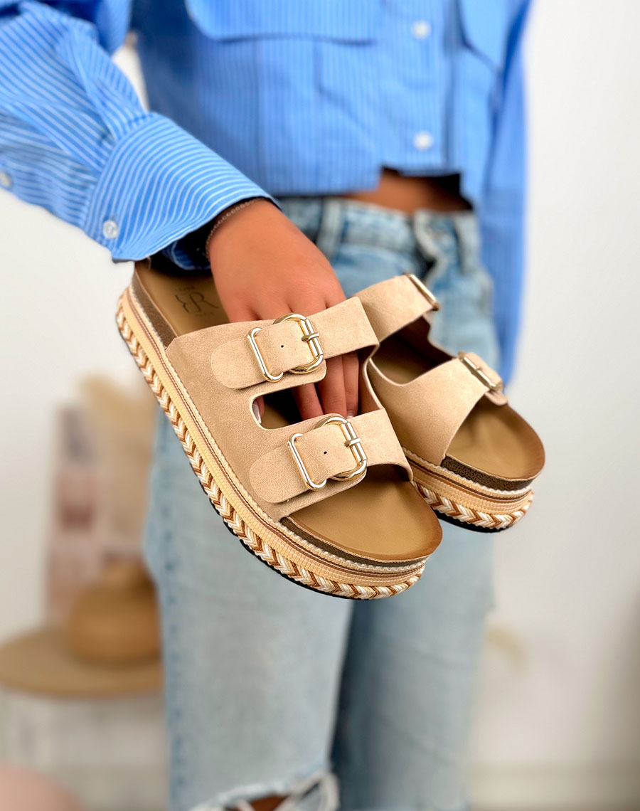 Mules femme beige élégantes en suédine avec double bride et plateforme tressée