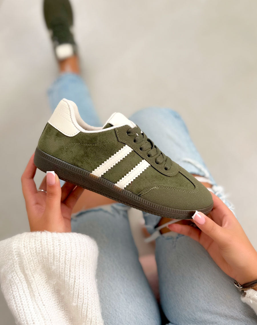 Basket femme kaki tendance en suédine à doubles bandes blanches