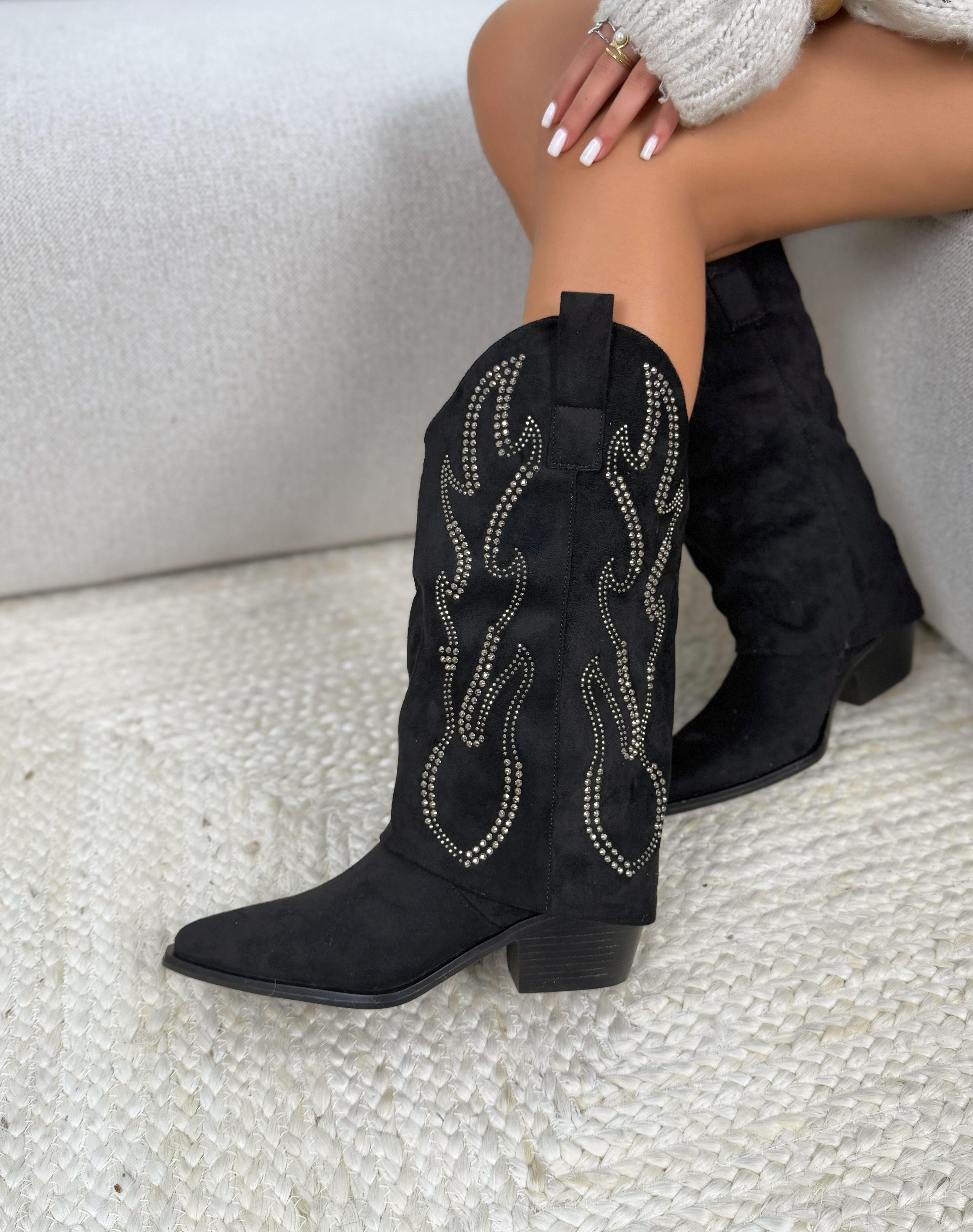 Botte santiag femme noire élégante en suédine avec strass argentés et talon biseauté