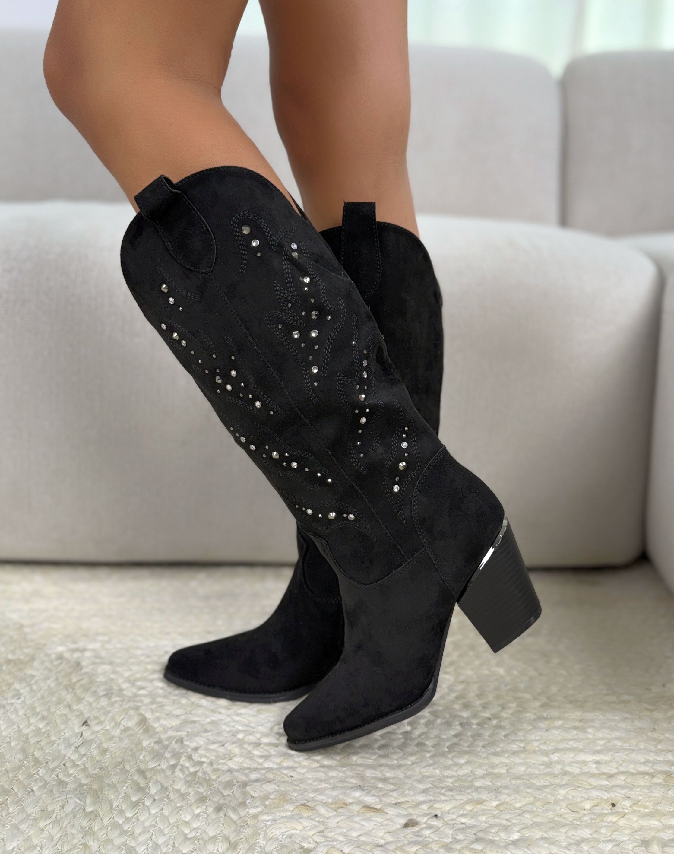 Botte santiag femme noire élégante en suédine avec strass et talon biseauté
