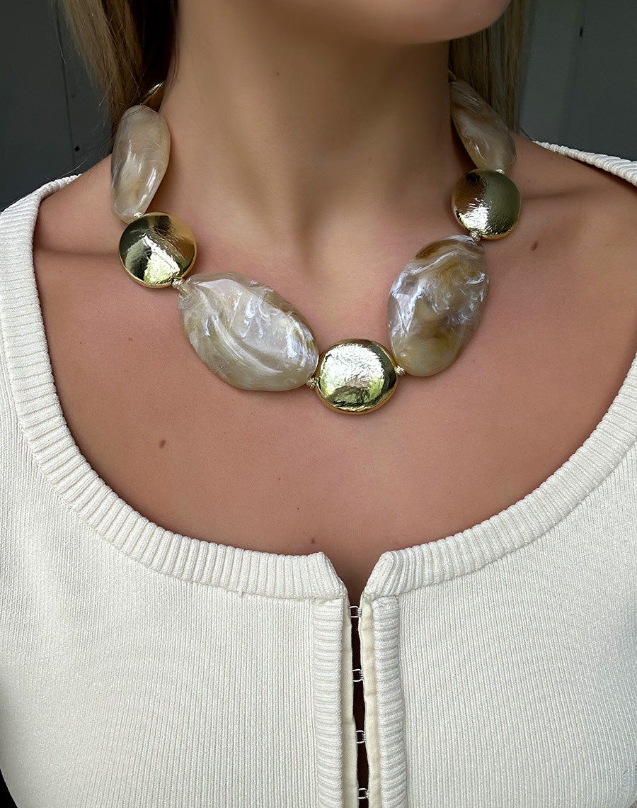 Collier Aiwo
