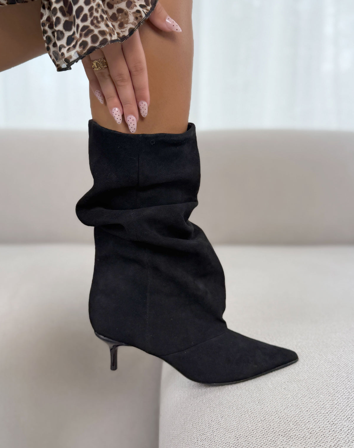 Bottines femme noires tendance à bout pointu et petit talon aiguille