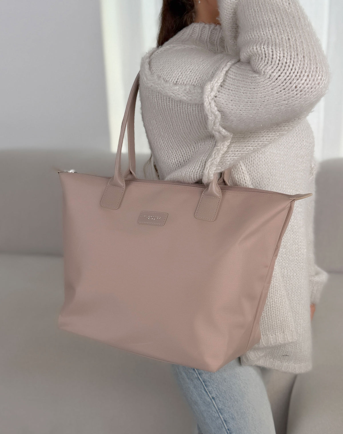 Grand sac cabas femme beige rosé tendance effet nylon avec fermeture zippée