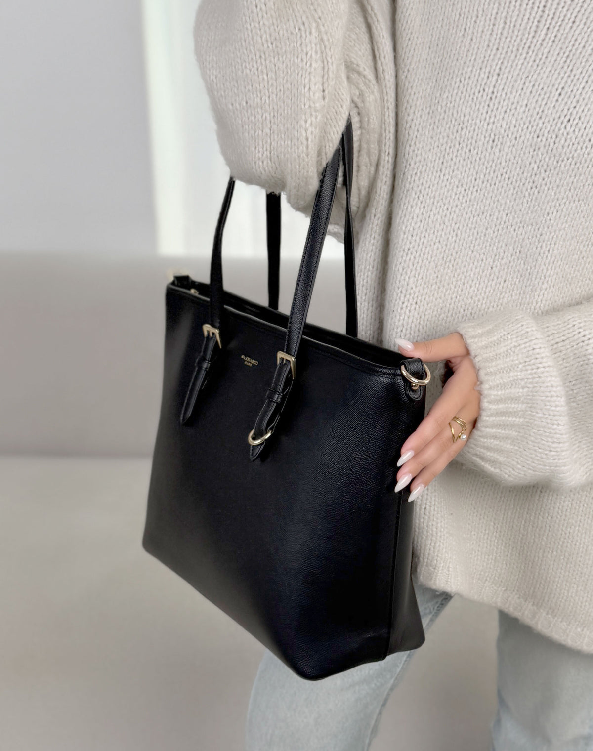 Grand sac cabas femme noir élégant avec compartiment central zippé