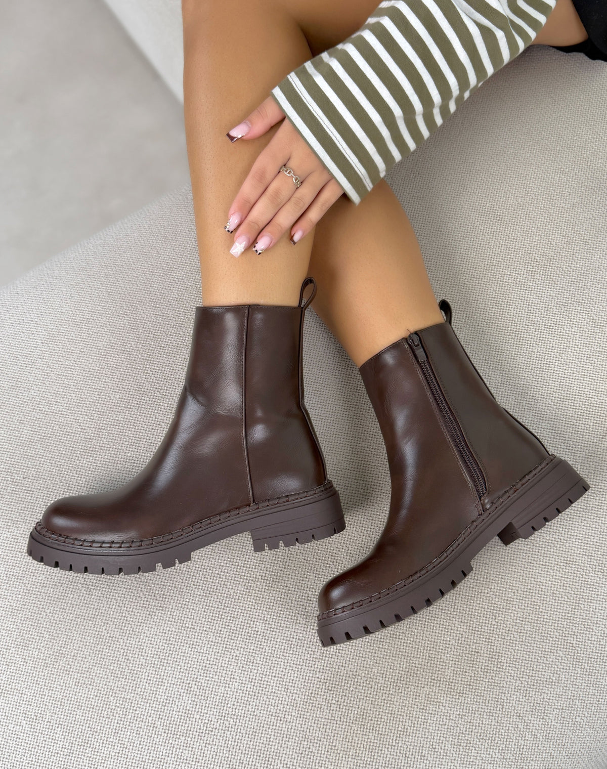 Bottines femme marron tendance à semelle crantée